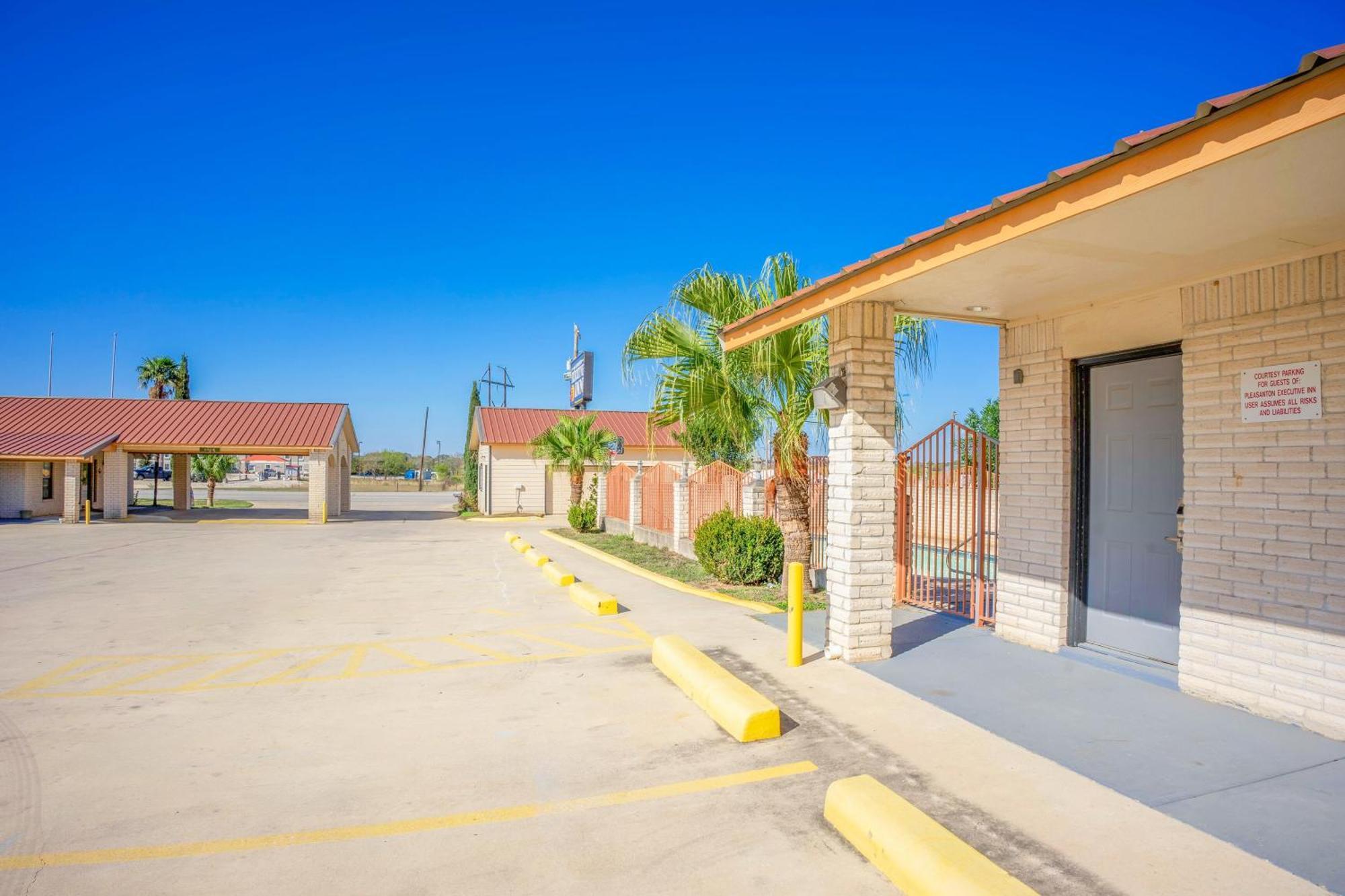 Motel Executive By Oyo 2*