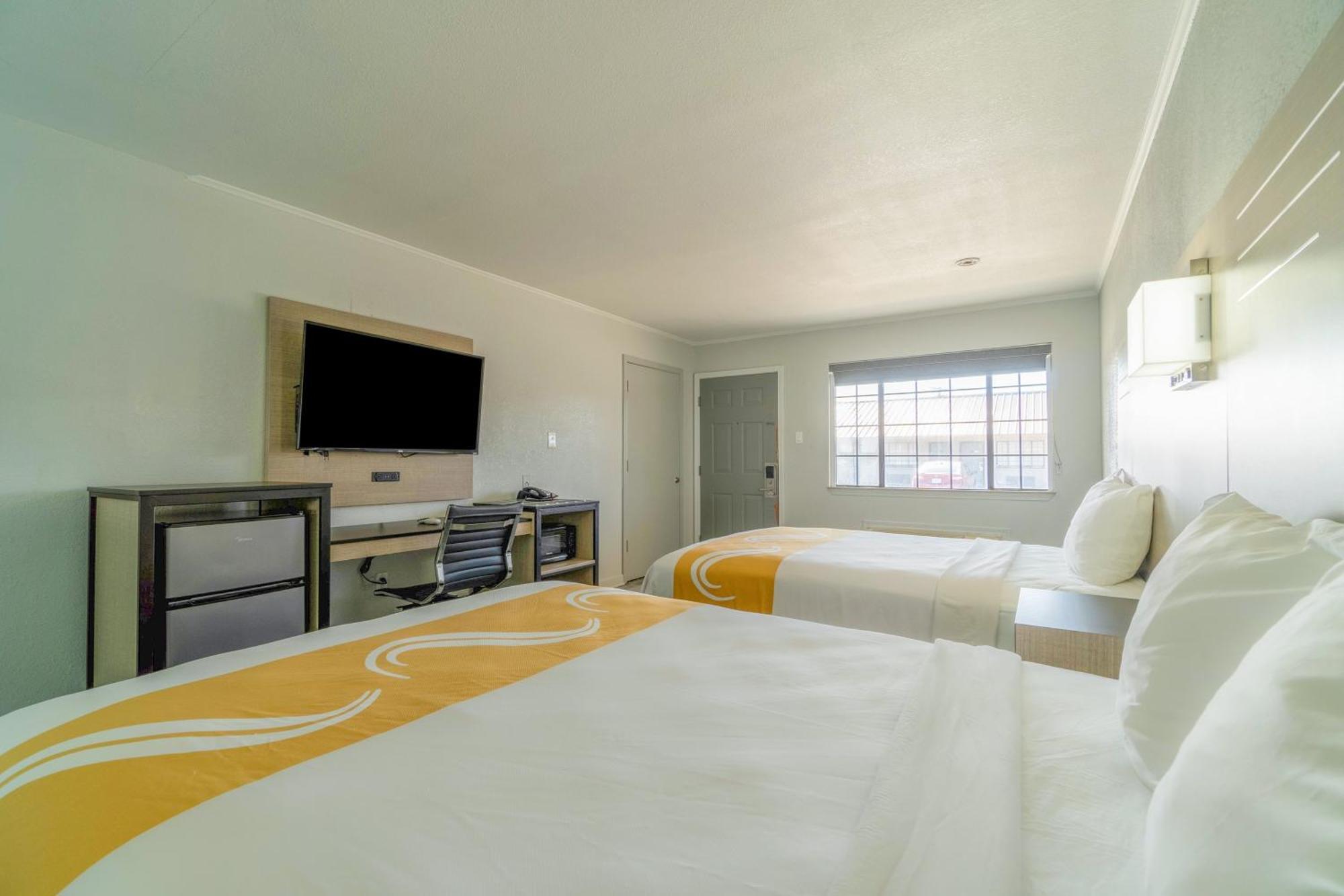 Executive By Oyo Motel