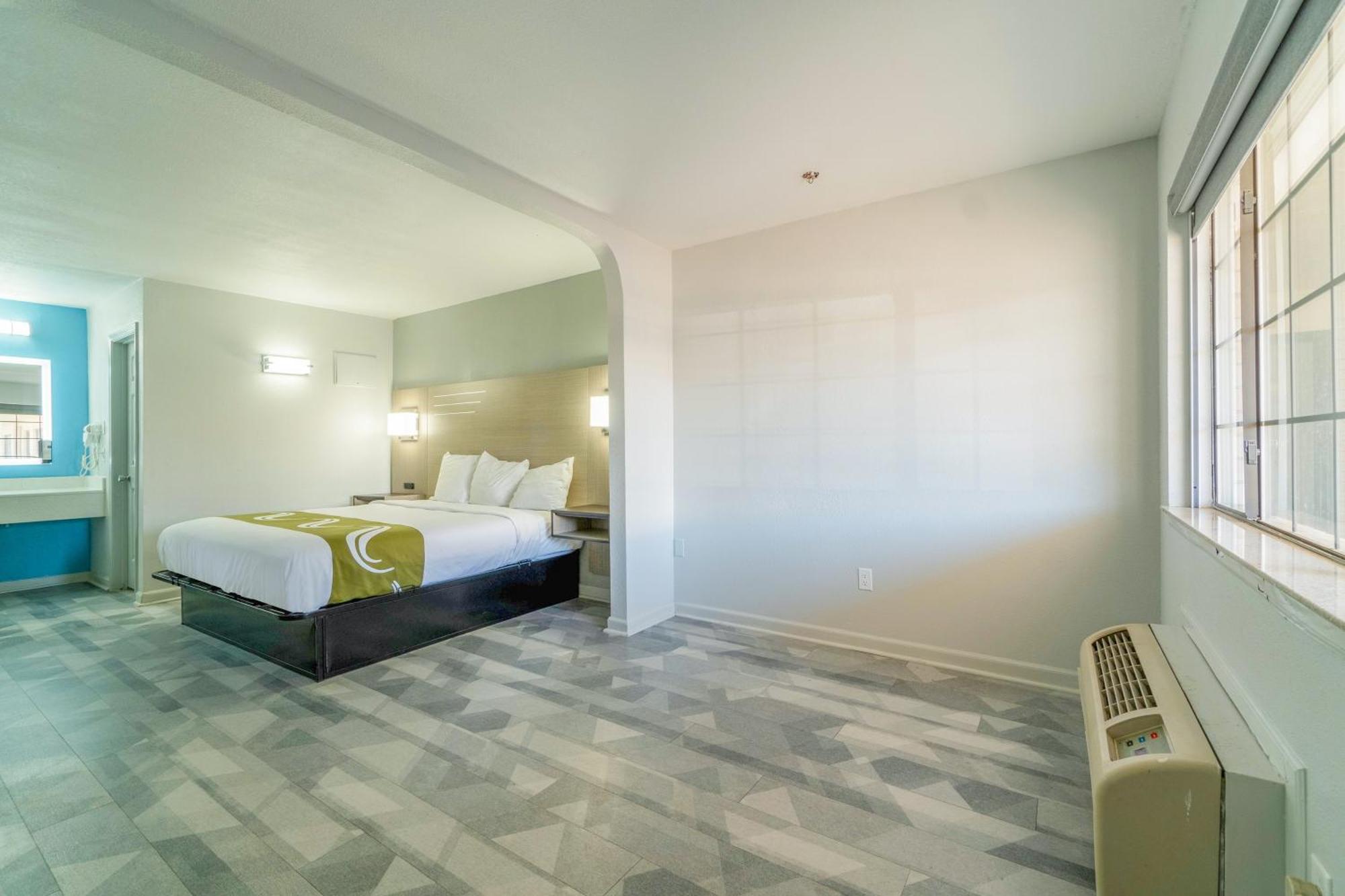 Executive 2* Pleasanton